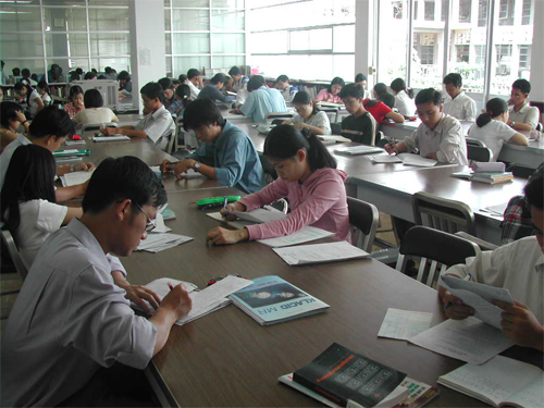 Đẩy mạnh hoạt động học tập suốt đời